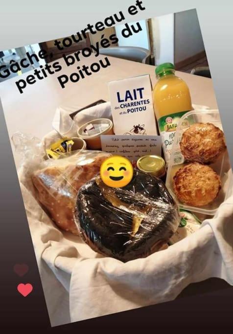 Gite Bin Benaise Draps Et Serviettes Compris Pamproux Eksteriør bilde
